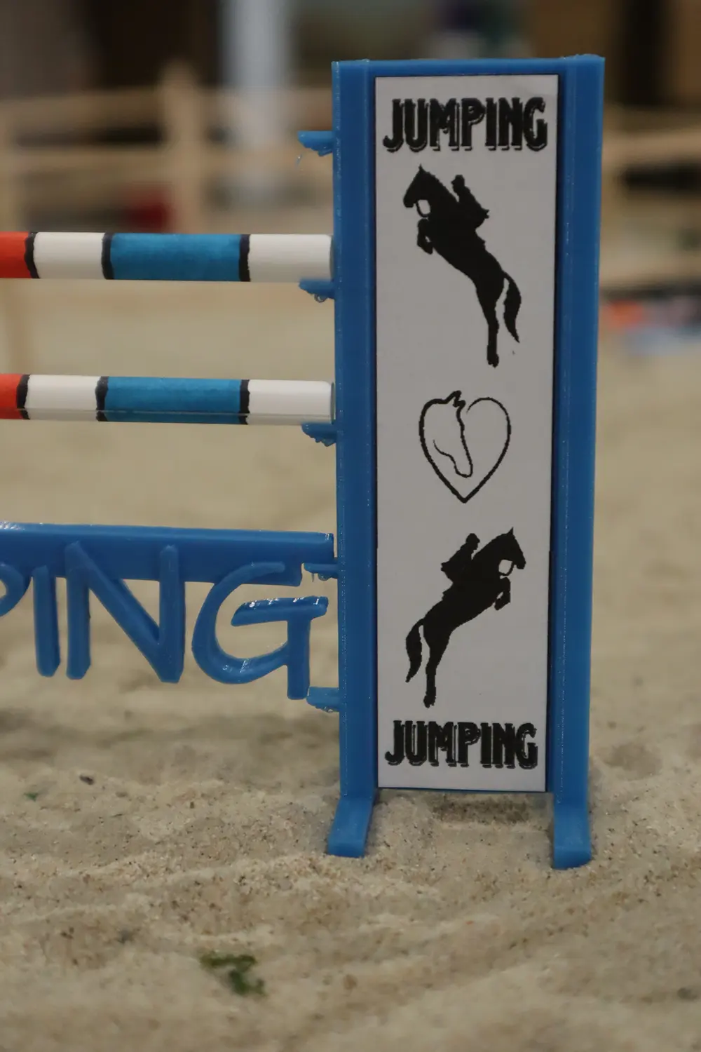 Obstacle turquoise Jumping – Image 3