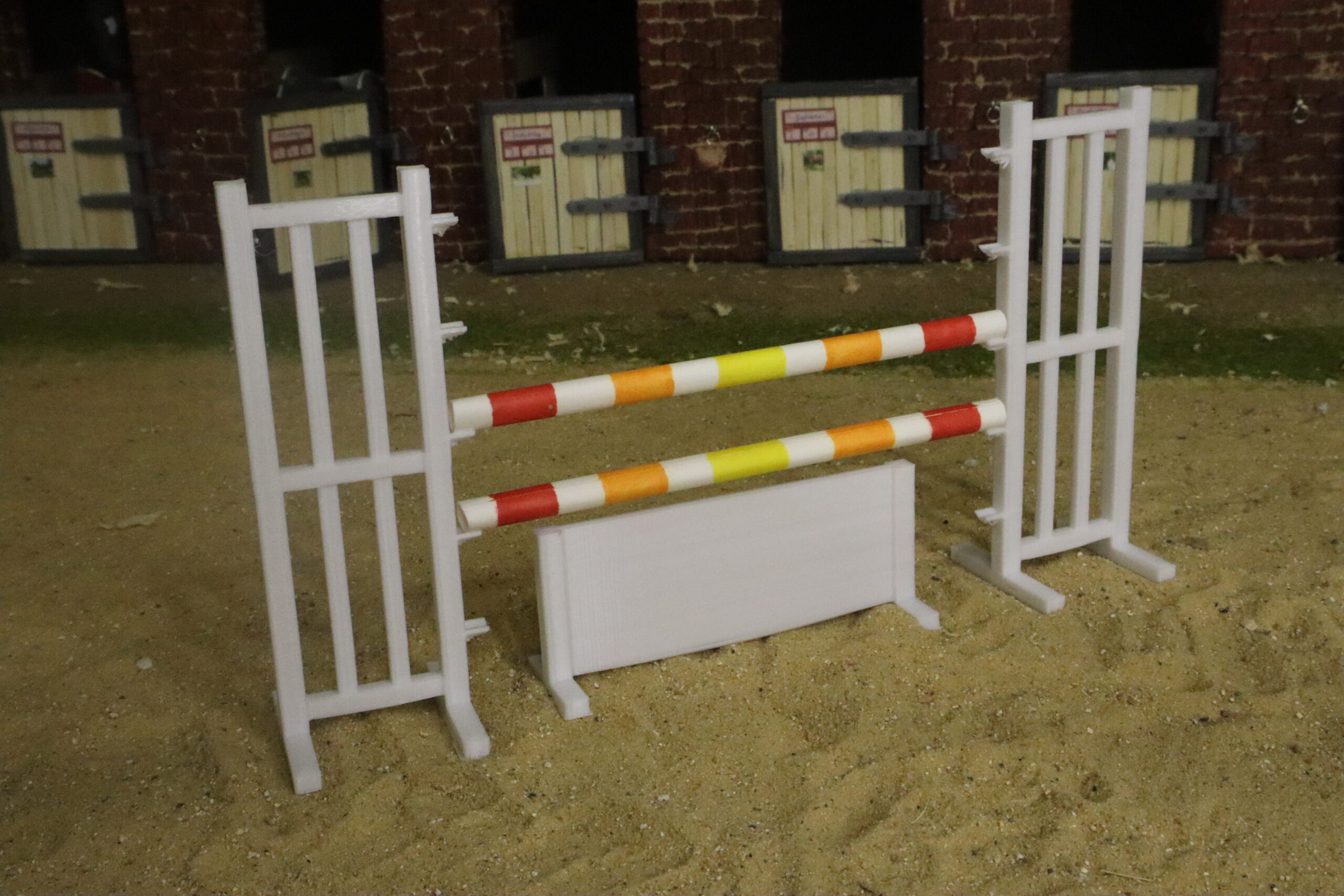 Chandeliers Blancs avec sous bassement