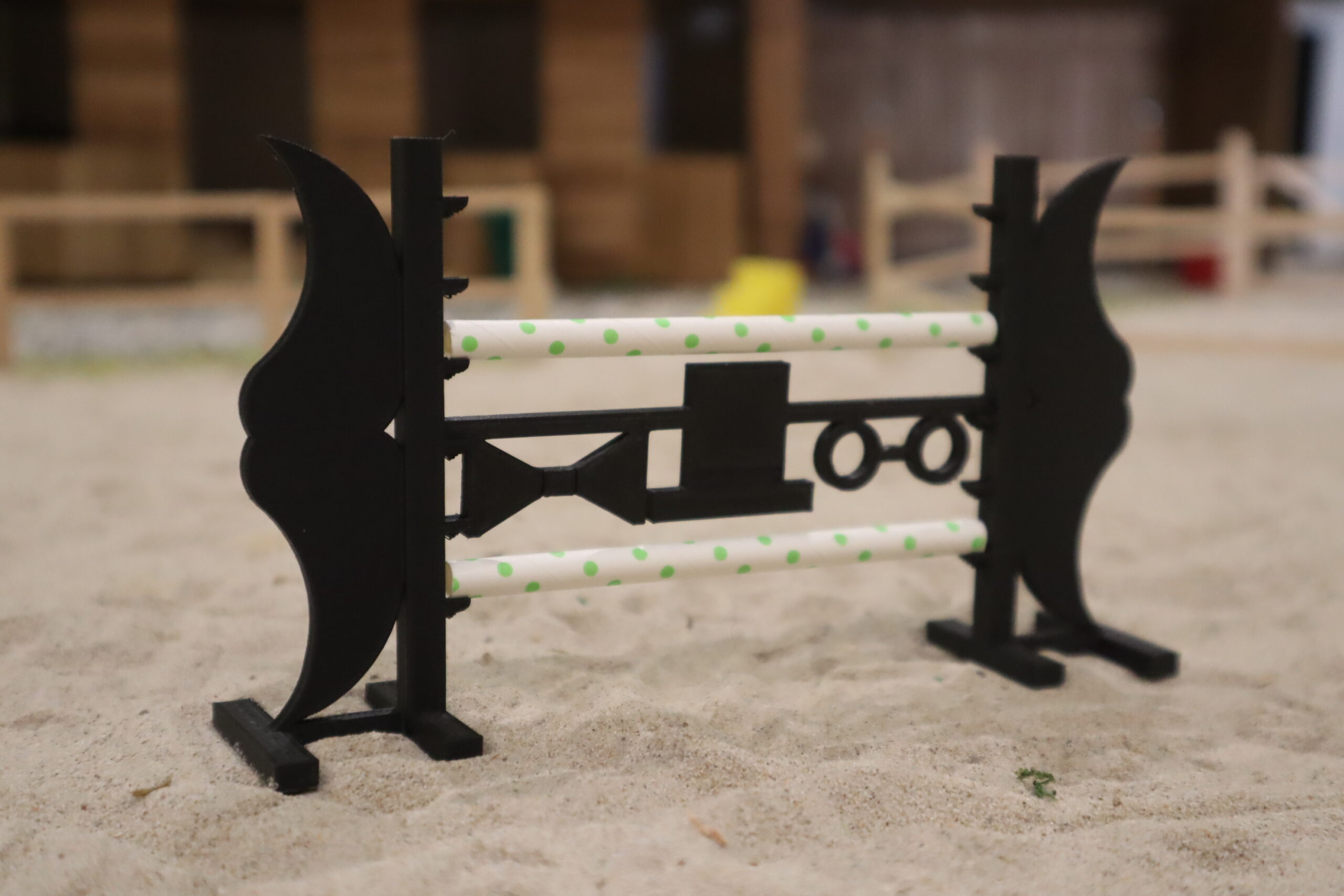 Obstacle moustache noir