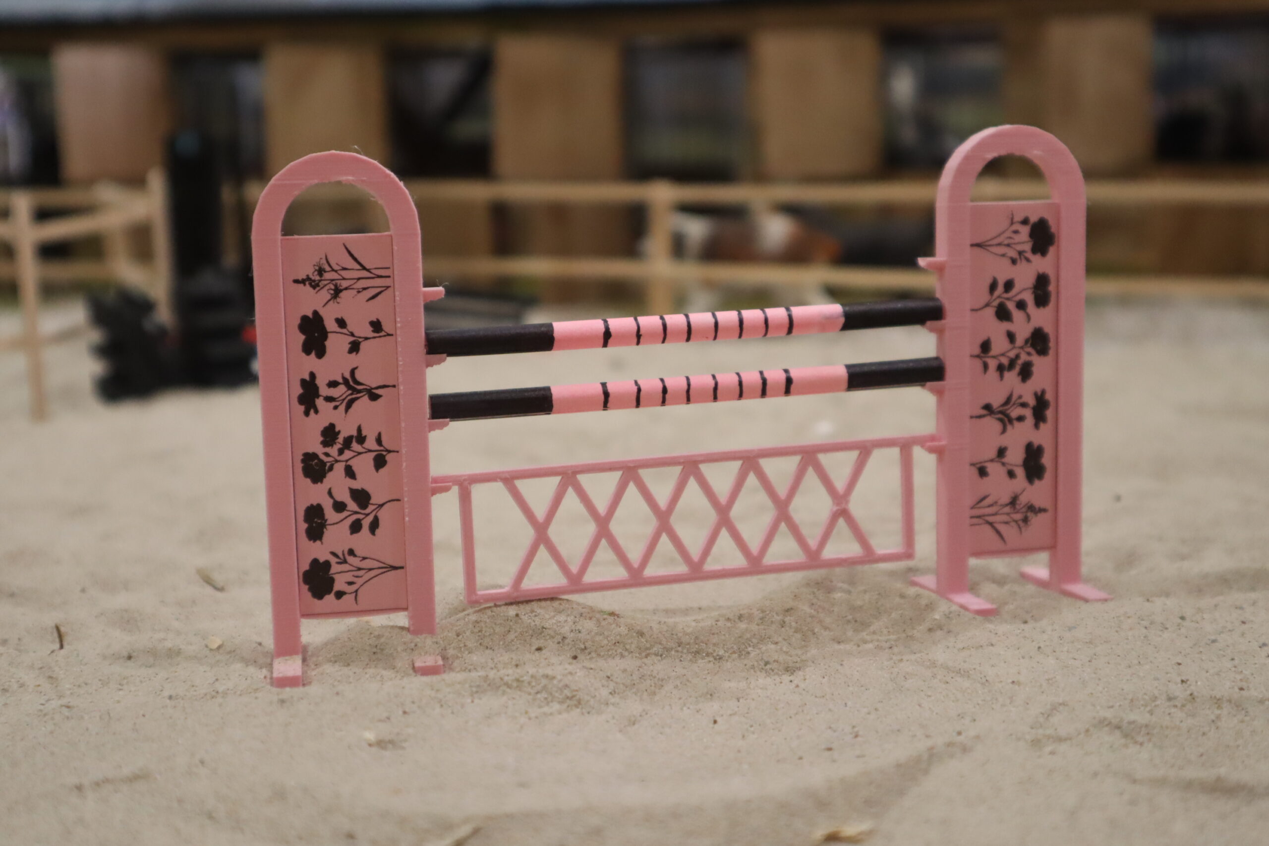 Obstacle rose à fleurs noires – Image 2